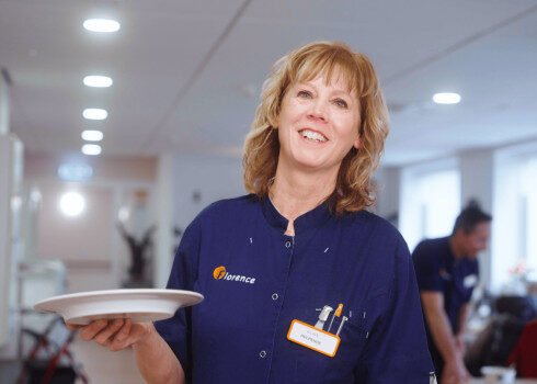 helpenden werven in de zorg vacature campagne 2 490x350 1