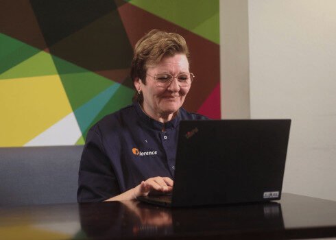 helpenden werven in de zorg vacature campagne 4 490x350 1