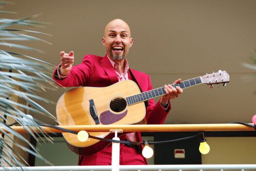 nah begeleider zorg vacaturecampagne 3 525x350 1