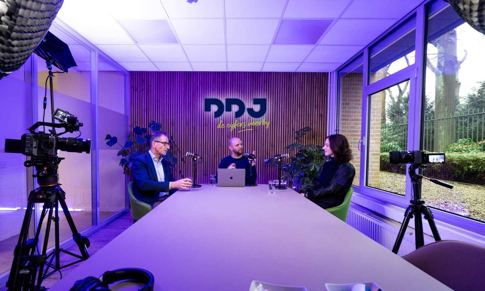 Recruitment podcast 2 podcasts recruitment marketing 3