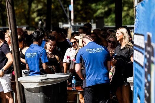 Vacaturecampagne case: PROFI-SEC - Evenementenbeveiliger 3 toegangscontrolle op evenement 525x350 1