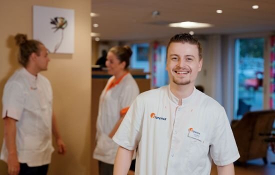 vacature campagne verpleegkundige zorgpersoneel florence 551x350 1