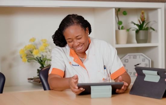 vacature campagne zorgpersoneel florence 3 551x350 1