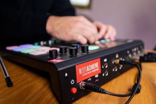 Vacaturecampagne Podcast Psychiater Verslavingszorg 2 zakelijke podcast bedrijf recruitment 525x350 1