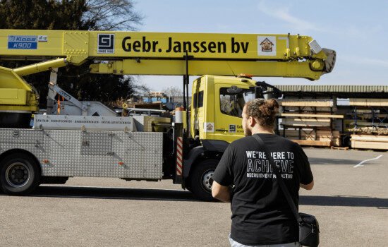 Vacaturecampagne case: Gebr. Janssen Meewerkend - Voorman/-vrouw 2 behind the scenes vacaturevideo meewerkend voorman techniek werven 551x350 1