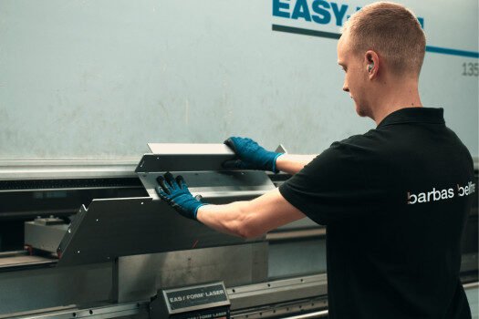 Vacaturecampagne Barbas Bellfires CNC-frezer 3 cnc frezer werven techniek recruitment marketing 3 525x350 1