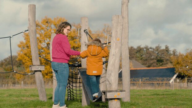 pedagogisch medewerker werven jeugdzorg recruitment marketing 2 622x350 1